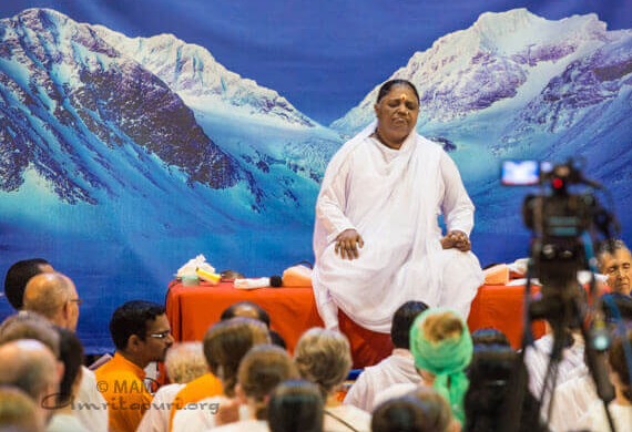 মহাত্মার দেহ-মন – হারাবার কিছু নেই, বাদ দেবারও কিছু নেই